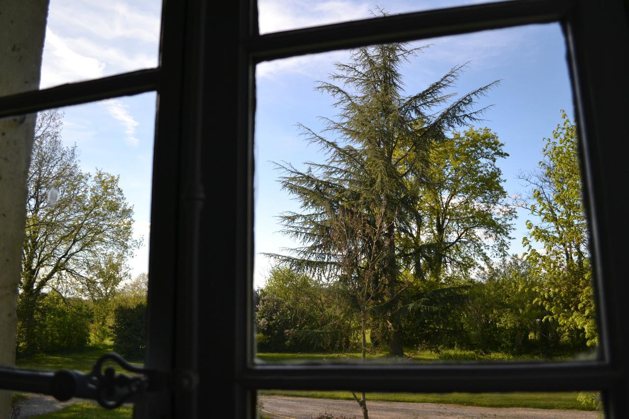 Domaine De Puytirel Bed & Breakfast Champagne-et-Fontaine ภายนอก รูปภาพ