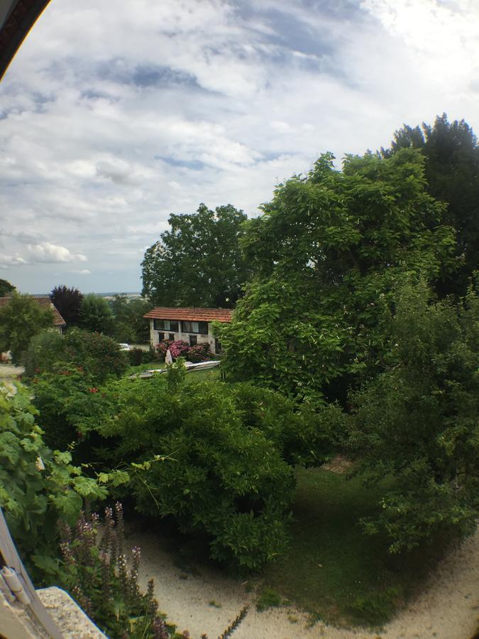 Domaine De Puytirel Bed & Breakfast Champagne-et-Fontaine ภายนอก รูปภาพ